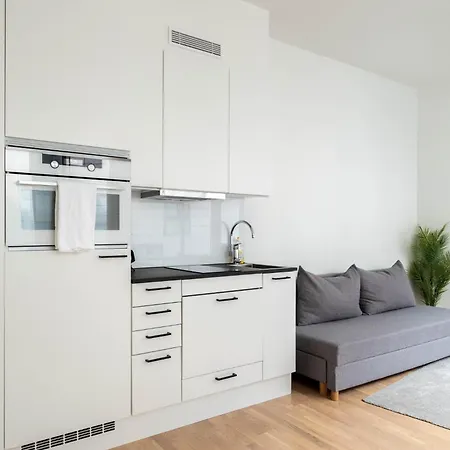 Arena Location, 5th Floor Modern Flat * טמפרה